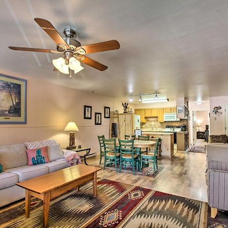 Red River Ski Condo On Main St - Mtn View! المظهر الخارجي الصورة