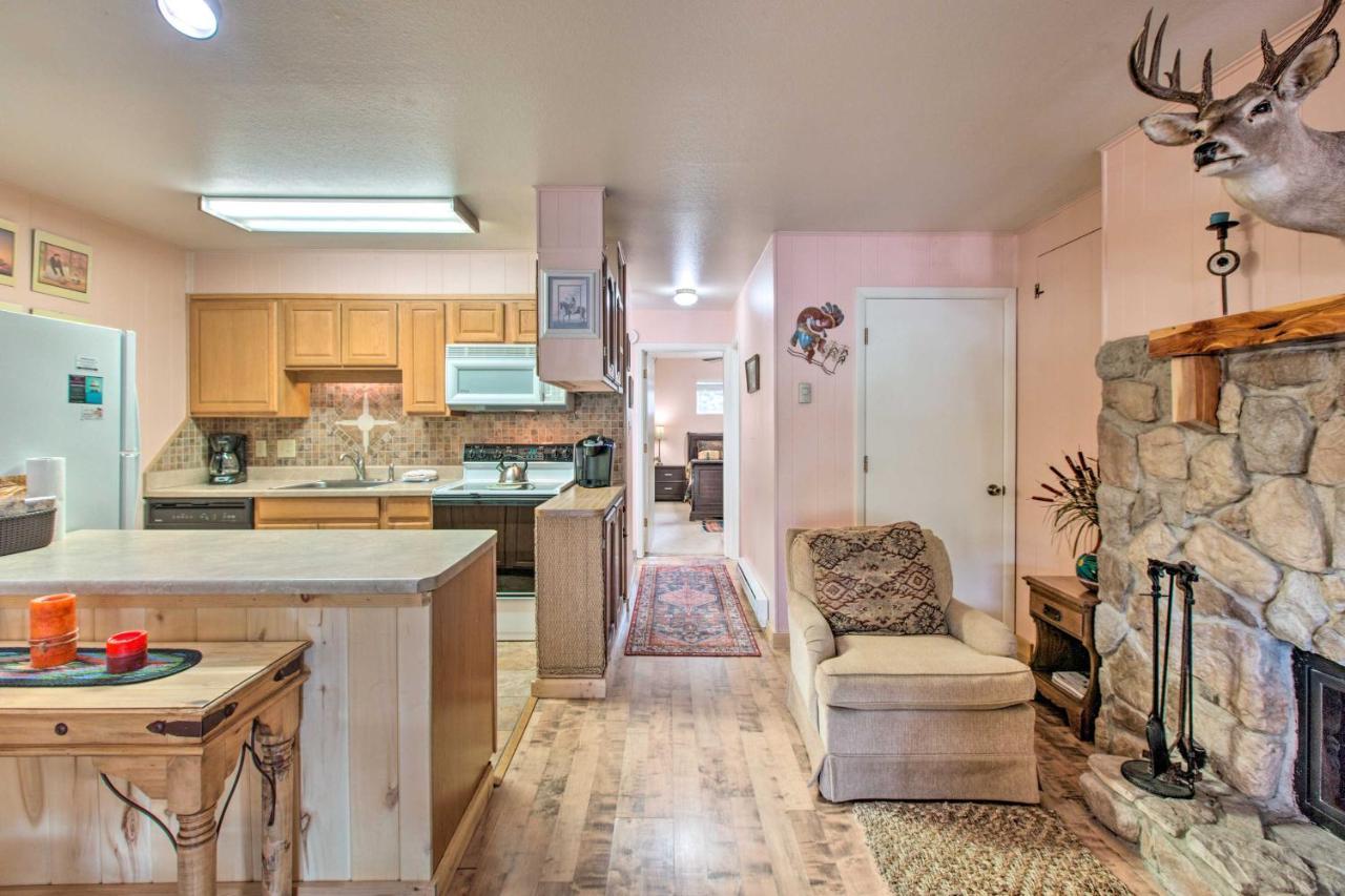 Red River Ski Condo On Main St - Mtn View! المظهر الخارجي الصورة